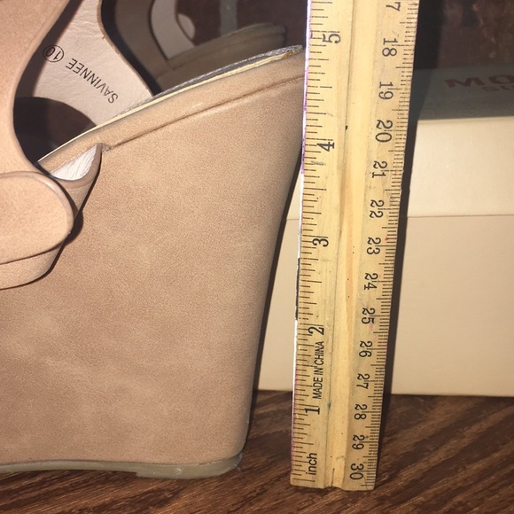 Heels - Picture 3 of 3